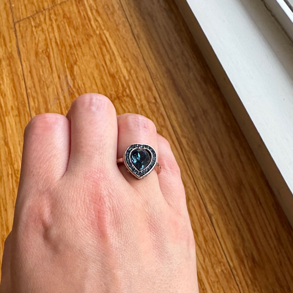 Guess Elegant Silver and Blue Heart Ring